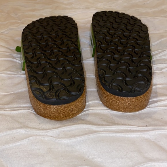 NWOT Vintage Green Statement Birkenstock’s - Picture 6 of 7